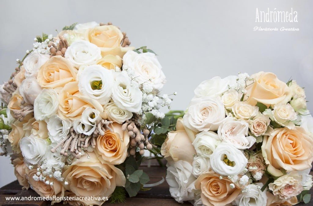 Ramo de novia de rosas peach