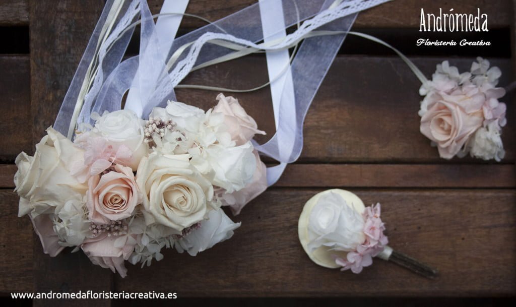 corsage de flores preservadas