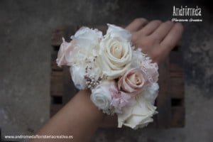 corsage de flores preservadas