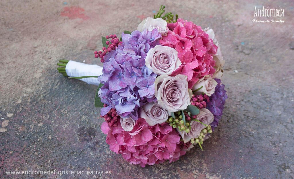 ramos de novia naturales con colores diferentes