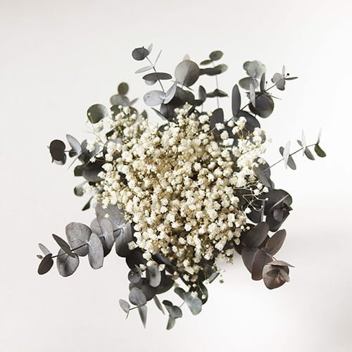 ramo de paniculata y eucalipto