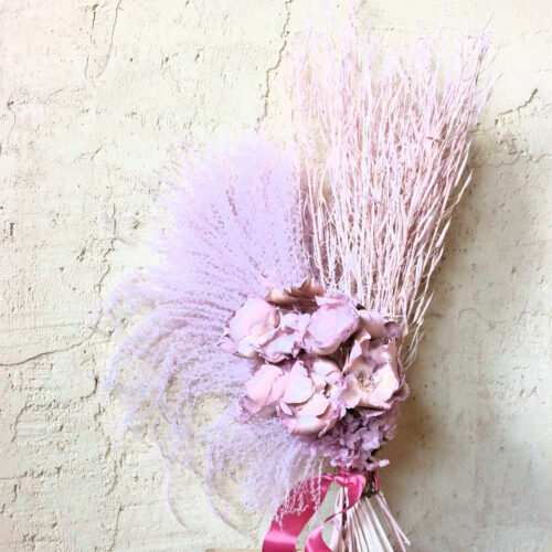Cisne, ramo de flores secas lila